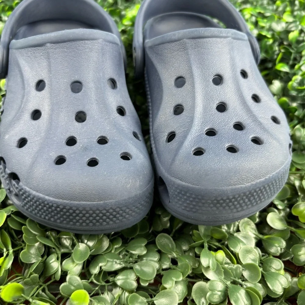 CROCS BAYA CLOGS SHOES SIZE 10 KIDS